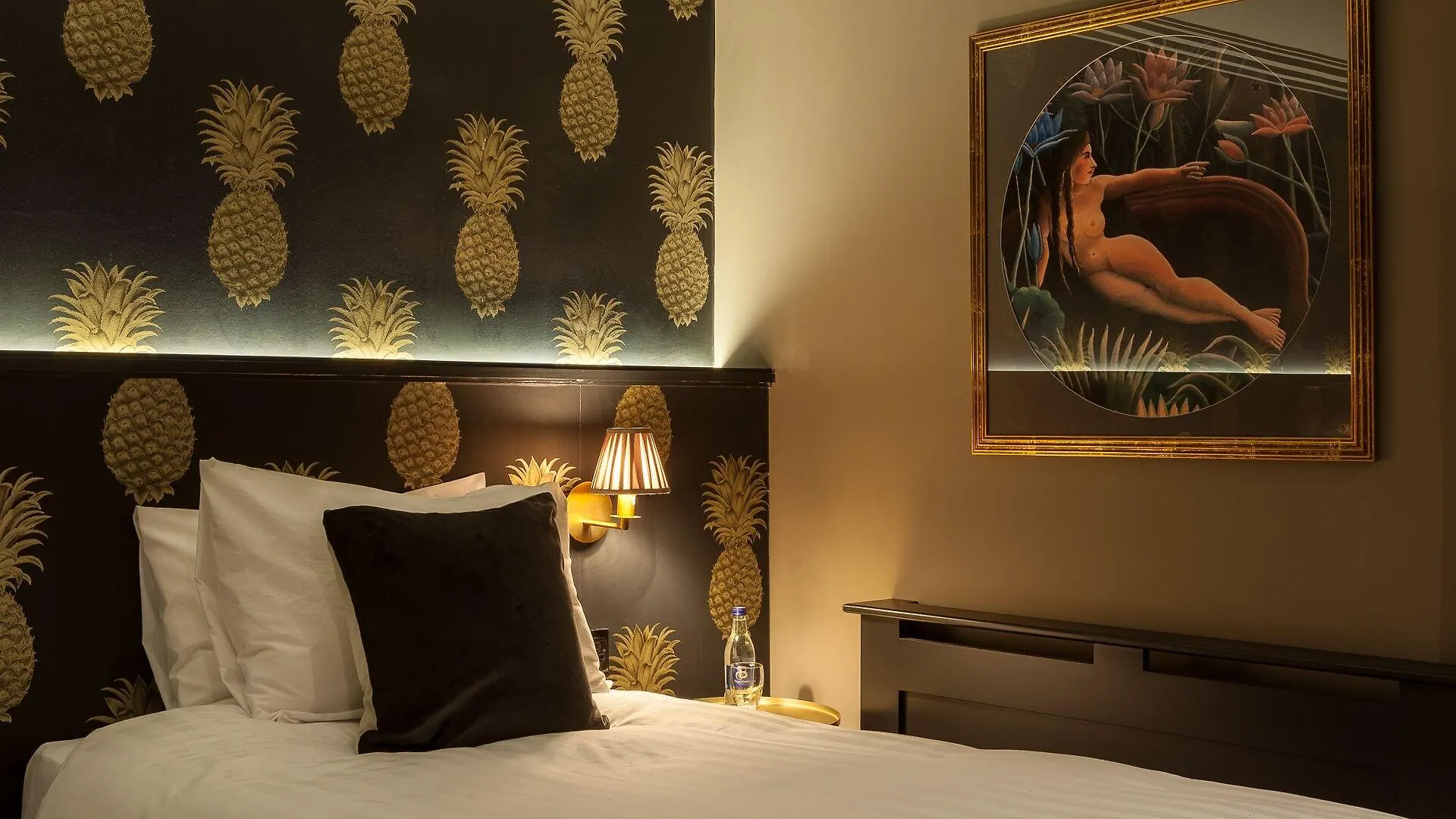 House Belfast Hotel