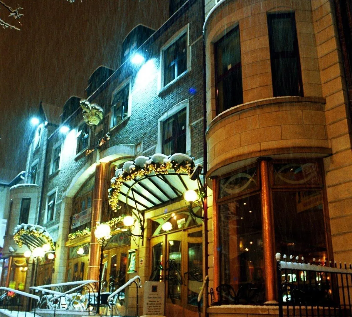 House Belfast Hotel 3*,