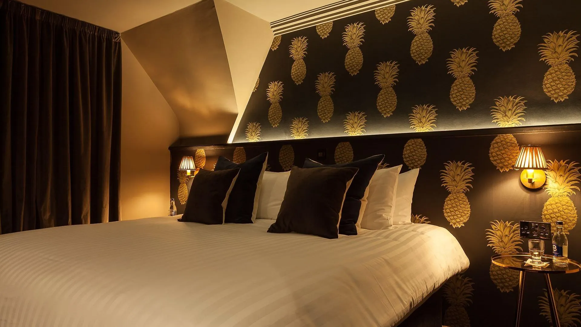 House Belfast Hotel 3*,